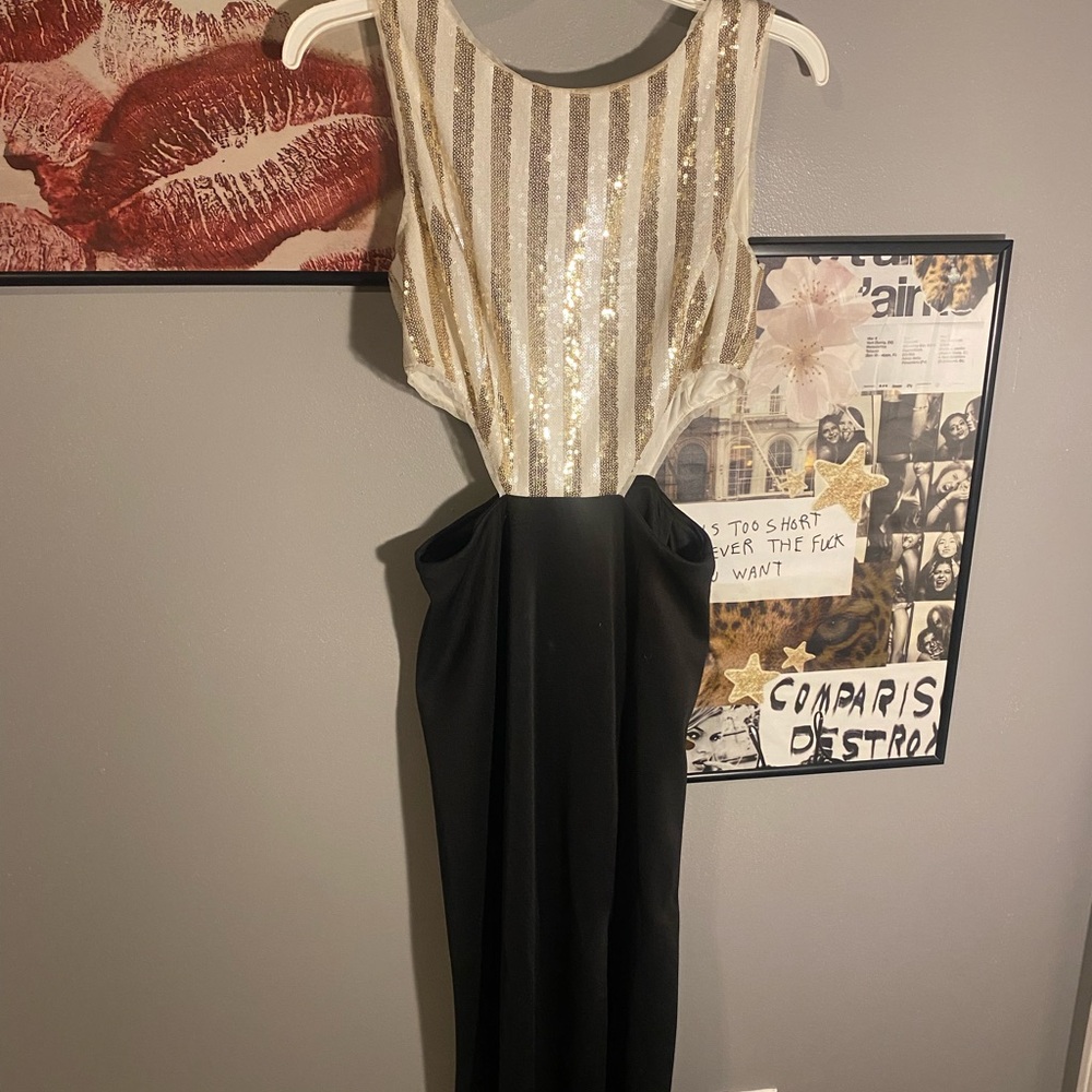 Elegant Black and Gold Sequin Dress